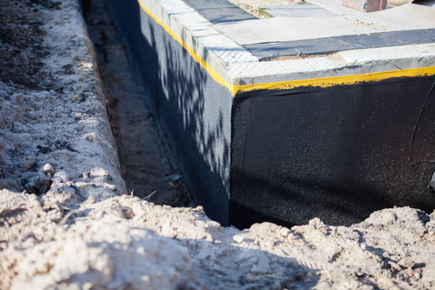 Professional Vapor Barrier Installation technician working in Altamont, TN